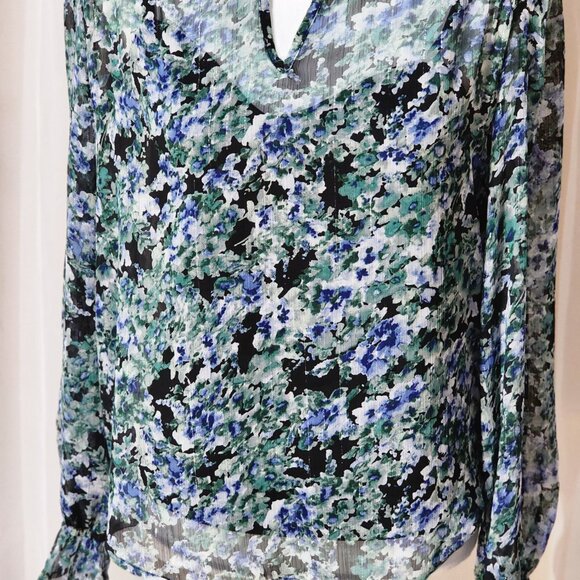 NWT- Flower- Patterned Keyhole Semi-Sheer Shirt with Cami - Picture 2 of 6
